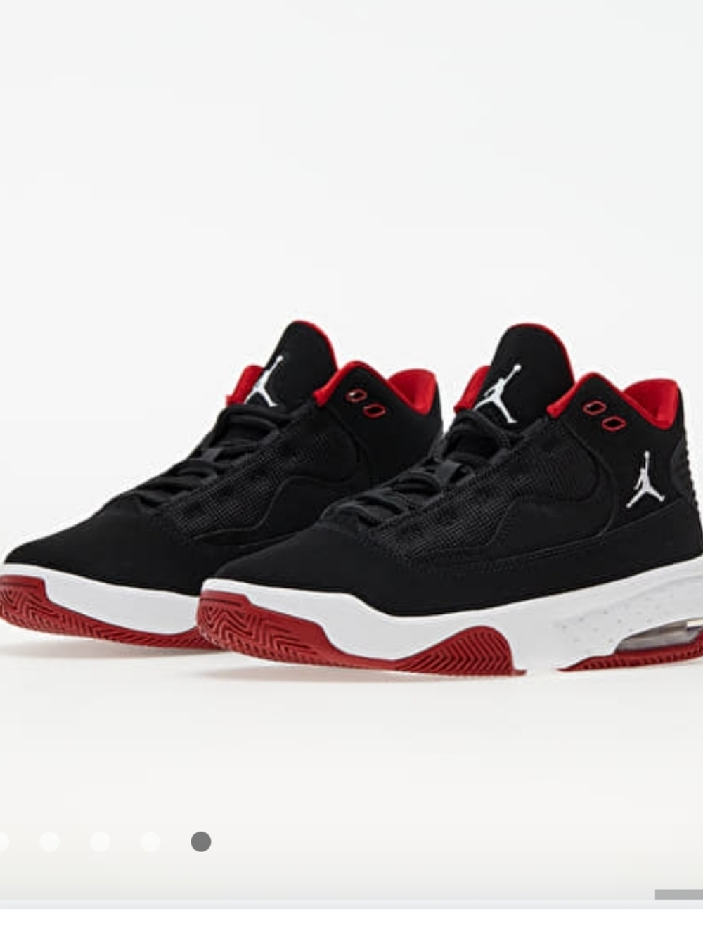 Jordan Max Aura 2 Size 4Y